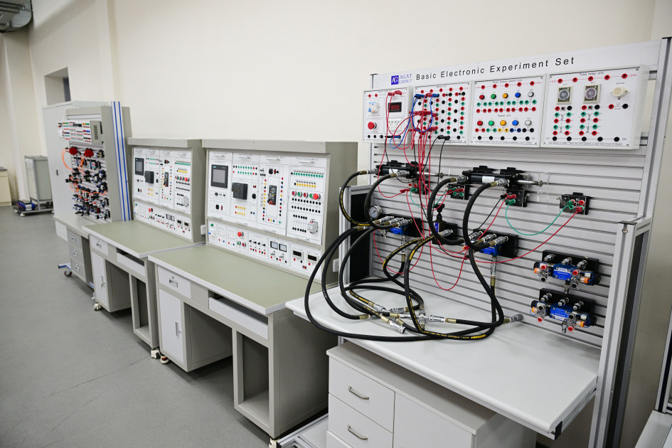 Prezident İlham Əliyev Lənkəran Dövlət Peşə Təhsil Mərkəzinin açılışında iştirak edib<font color=red> - FOTOLAR</font>