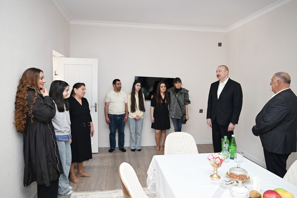 Prezident İlham Əliyev Xocavənd kəndində görülmüş işlərlə tanış olub<font color='red'> - YENİLƏNİB</font><font color=red> - FOTOLAR</font>