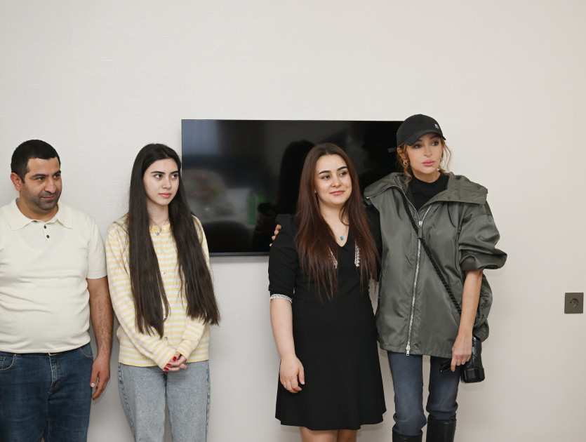 Prezident İlham Əliyev Xocavənd kəndində görülmüş işlərlə tanış olub<font color='red'> - YENİLƏNİB</font><font color=red> - FOTOLAR</font>