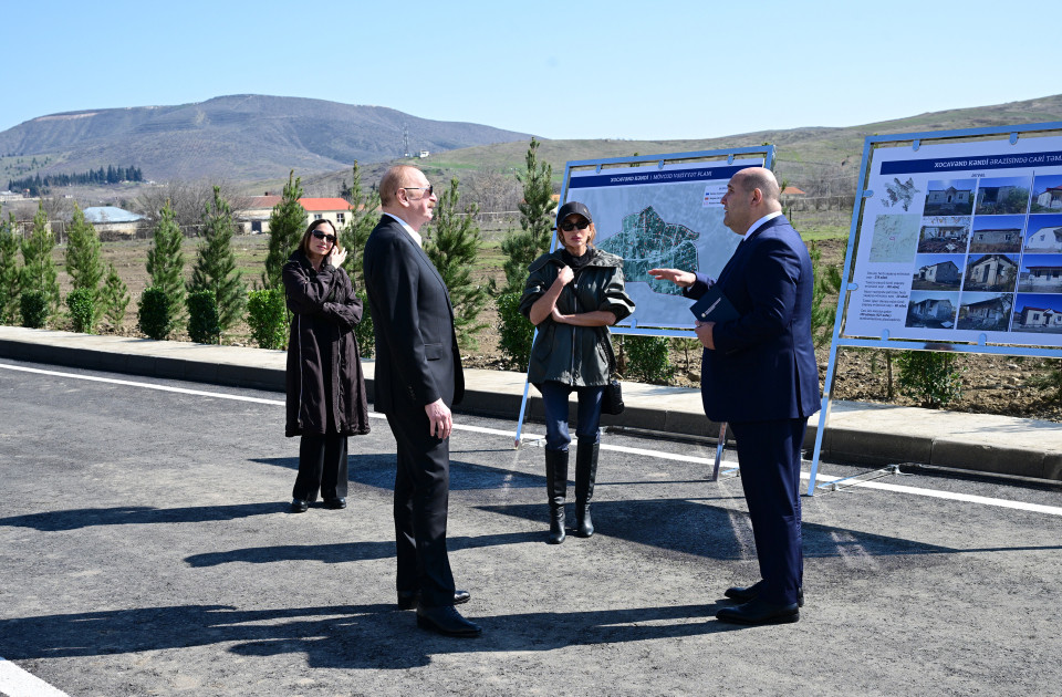 Prezident İlham Əliyev Xocavənd kəndində görülmüş işlərlə tanış olub<font color='red'> - YENİLƏNİB</font><font color=red> - FOTOLAR</font>