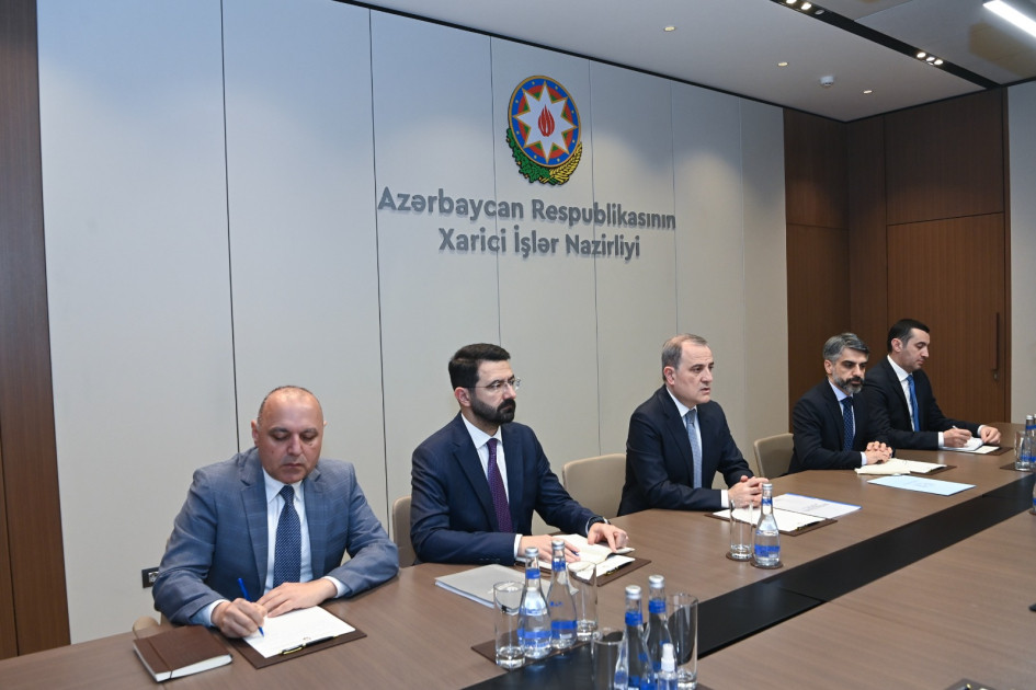 Somalinin ilk rezident səfiri etimadnaməsinin surətini nazirə təqdim edib<font color=red> - FOTOLAR</font>