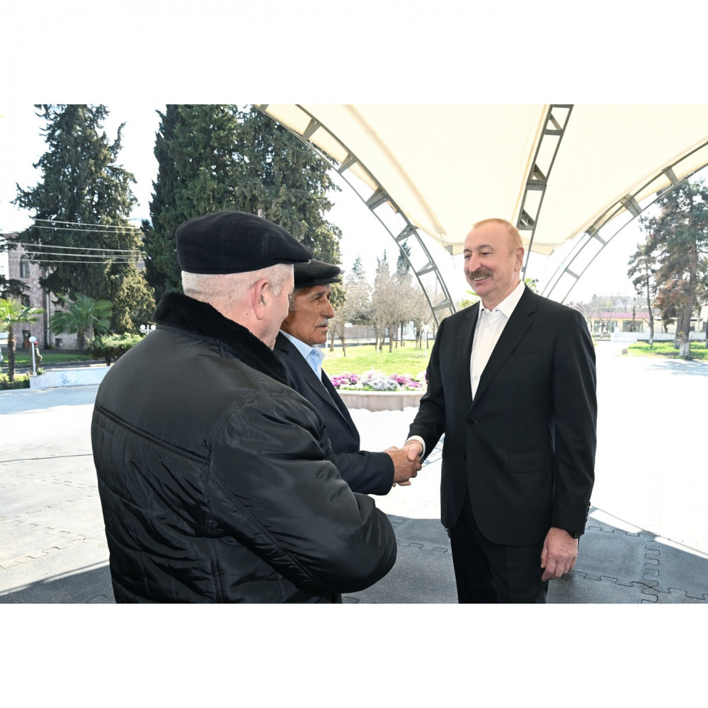 Prezident İlham Əliyev Xocavənd şəhər və Xocavənd kənd sakinləri ilə görüşüb<font color=red> - FOTOLAR</font>