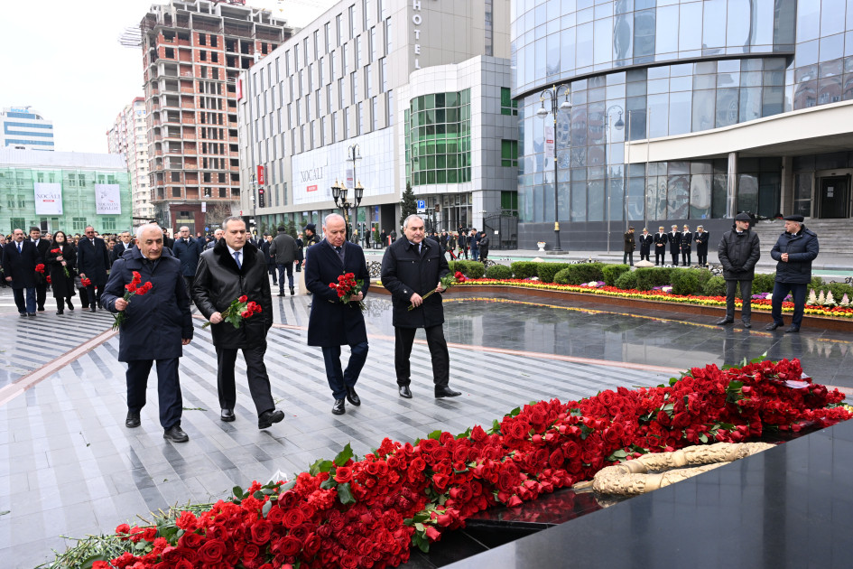 Konstitusiya Məhkəməsində Xocalı faciəsinin qurbanları anılıb<font color=red> - FOTOLAR</font>