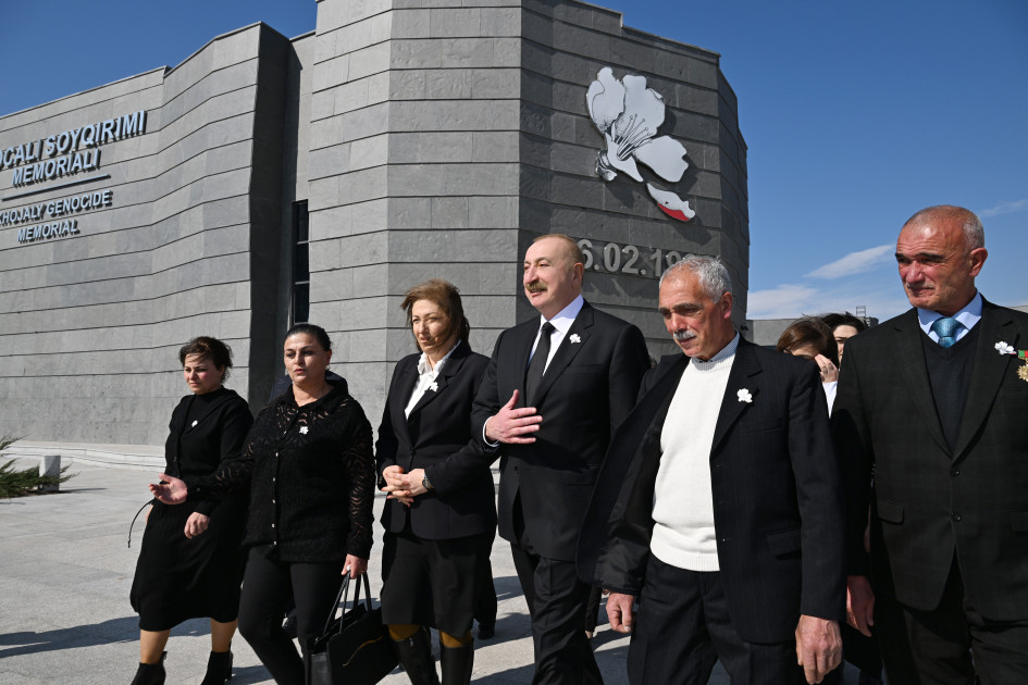 Prezident İlham Əliyev Xocalı Soyqırımı Memorialının açılışında iştirak edib<font color='red'> - YENİLƏNİB 3</font><font color=red> - FOTOLAR</font>
