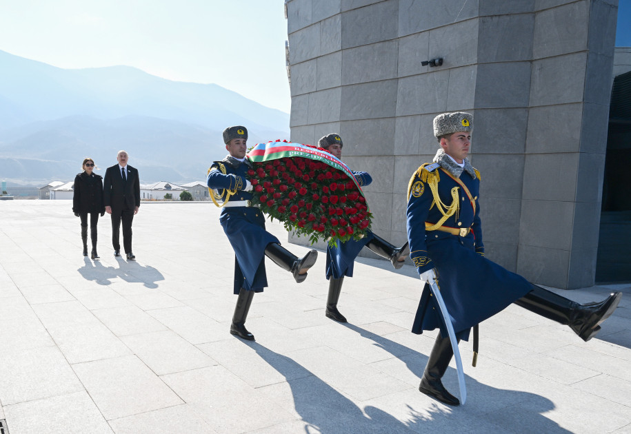 Prezident İlham Əliyev Xocalı Soyqırımı Memorialının açılışında iştirak edib<font color='red'> - YENİLƏNİB 3</font><font color=red> - FOTOLAR</font>