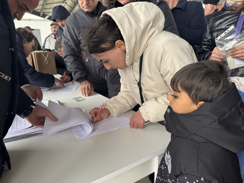 Horovlu kəndi doğma sakinlərini qarşılayır: 40 ailə yeni evlərinə qovuşdu <font color='red'> - YENİLƏNİB</font><font color=red> - FOTOLAR</font>