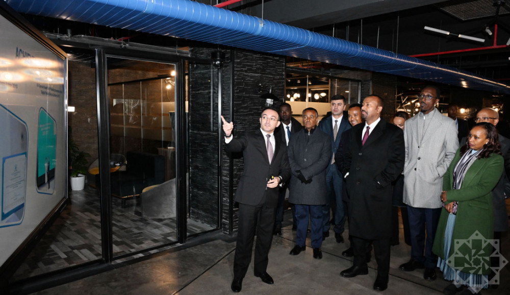 Efiopiyanın Baş naziri “ASAN xidmət”də<font color=red> - FOTOLAR</font>