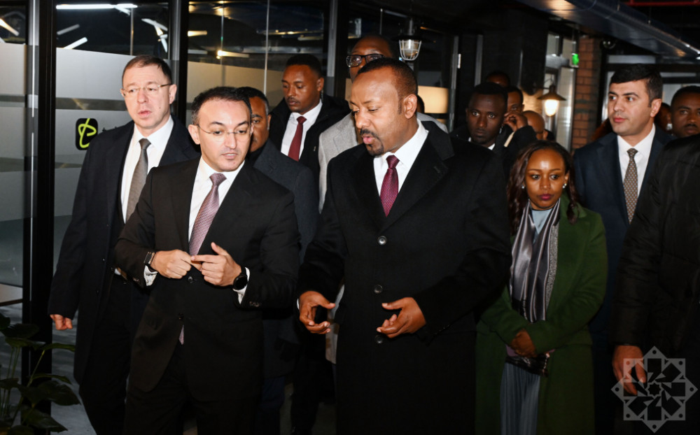 Efiopiyanın Baş naziri “ASAN xidmət”də<font color=red> - FOTOLAR</font>