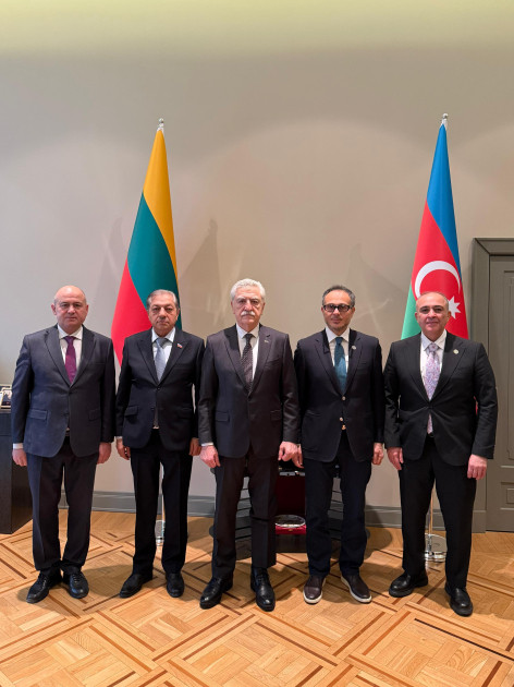 TÜRKPA Baş katibi Vilnüsda Azərbaycan və Türkiyə səfirləri ilə görüşüb<font color=red> - FOTOLAR</font>