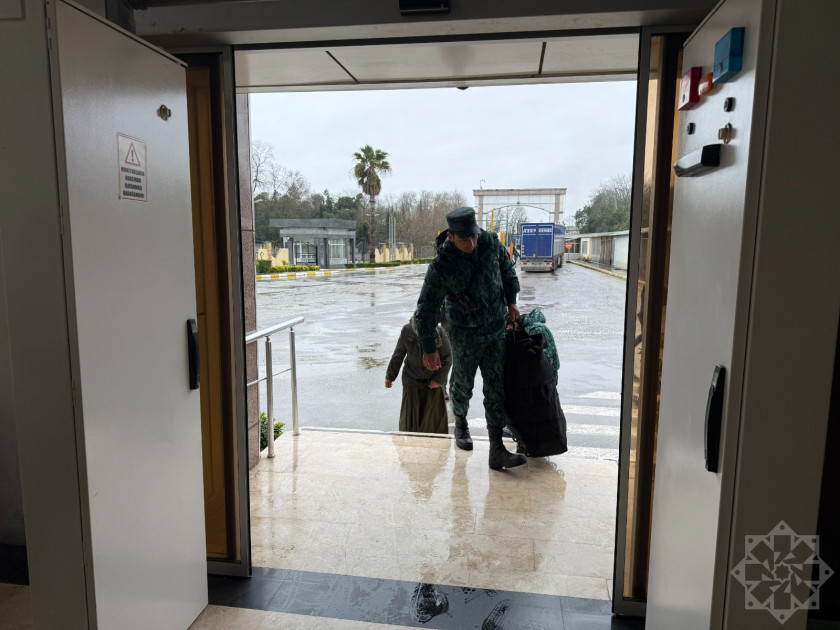 Astara sərhədindən növbəti təxliyə: Fransa, Tacikistan və Çin vətəndaşları ölkəyə daxil olub<font color=red> - FOTOLAR</font>