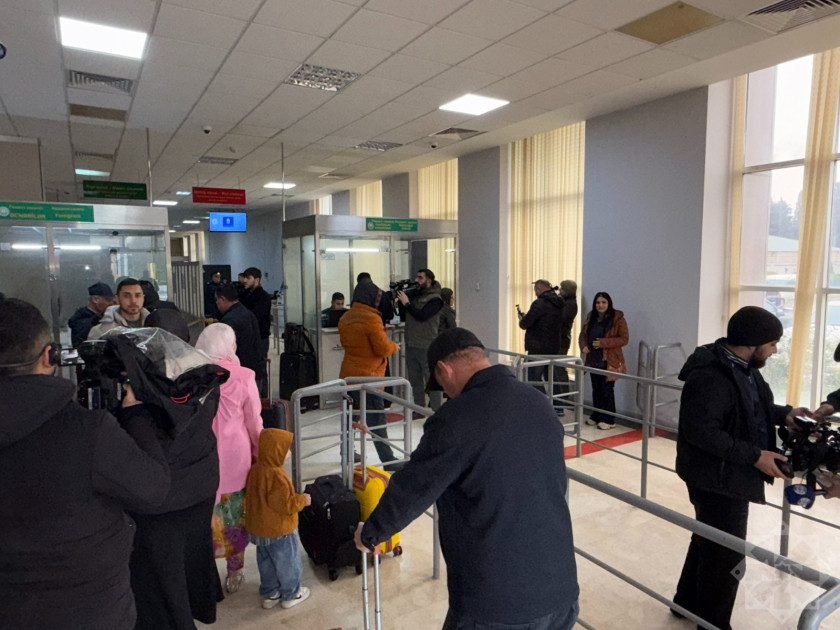 Astara sərhədindən növbəti təxliyə: Fransa, Tacikistan və Çin vətəndaşları ölkəyə daxil olub<font color=red> - FOTOLAR</font>