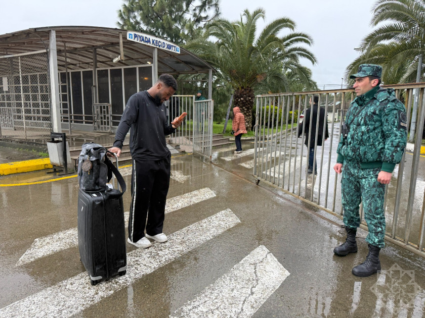 Astara sərhədindən növbəti təxliyə: Fransa, Tacikistan və Çin vətəndaşları ölkəyə daxil olub<font color=red> - FOTOLAR</font>