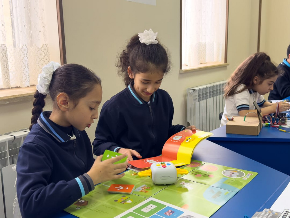 Naxçıvan şəhərinin ümumtəhsil müəssisələrində  17 yeni STEAM otağı yaradılıb  <font color=red> - FOTOLAR</font>