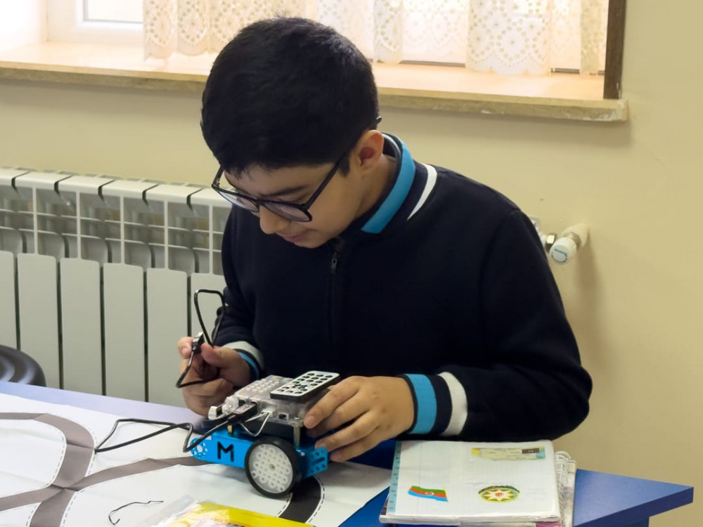 Naxçıvan şəhərinin ümumtəhsil müəssisələrində  17 yeni STEAM otağı yaradılıb  <font color=red> - FOTOLAR</font>