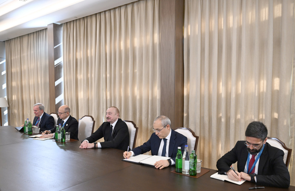 Prezident İlham Əliyev Avropa Komissiyasının enerji və mənzil siyasəti üzrə komissarını qəbul edib<font color=red> - FOTOLAR</font>