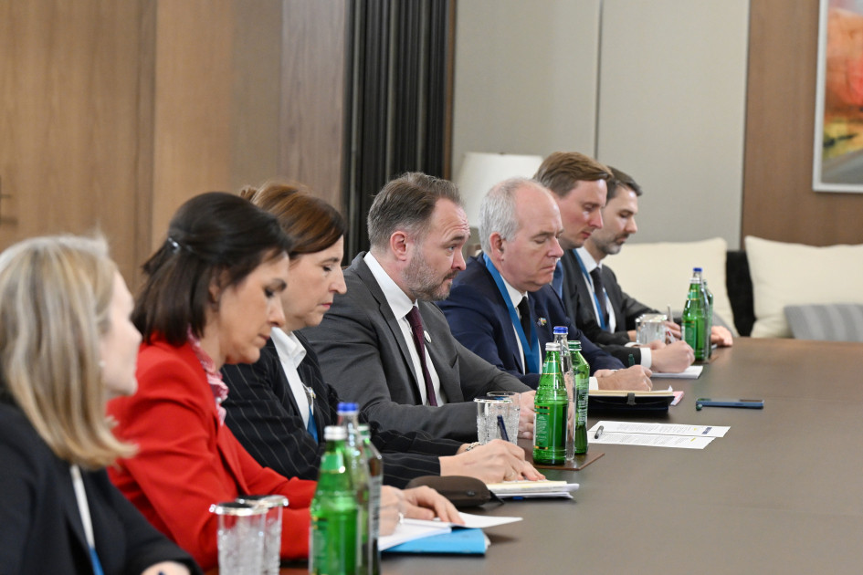 Prezident İlham Əliyev Avropa Komissiyasının enerji və mənzil siyasəti üzrə komissarını qəbul edib<font color=red> - FOTOLAR</font>