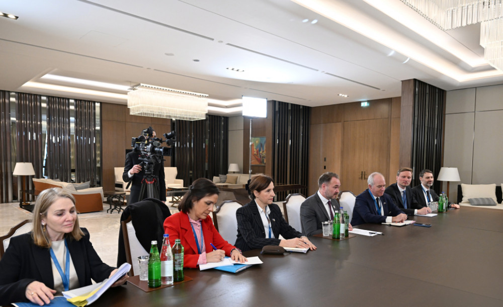 Prezident İlham Əliyev Avropa Komissiyasının enerji və mənzil siyasəti üzrə komissarını qəbul edib<font color=red> - FOTOLAR</font>