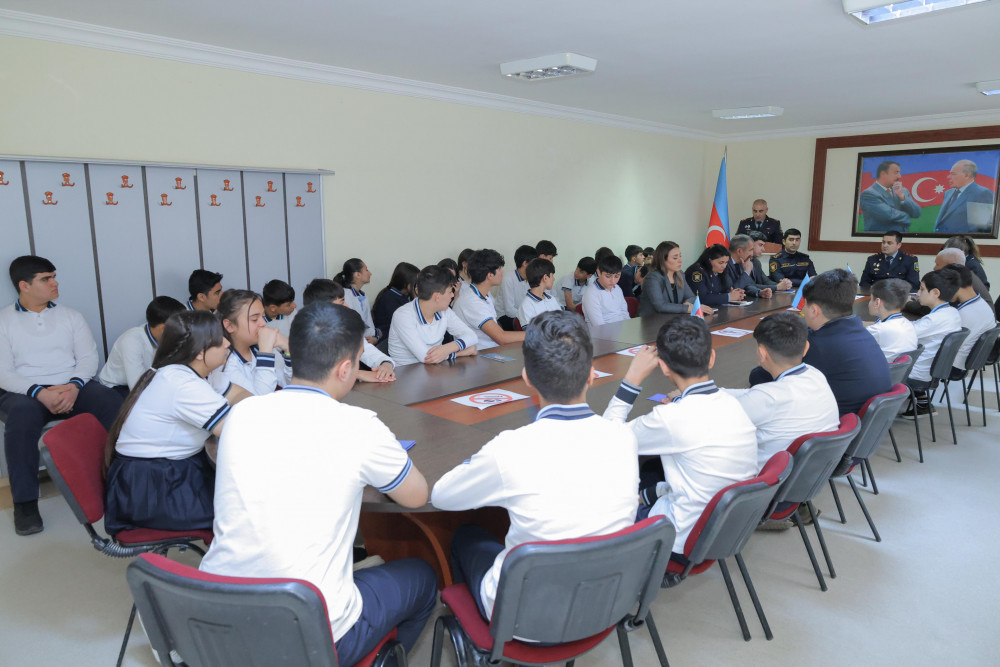 Naxçıvanda məktəblilər üçün növbəti maarifləndirici görüş təşkil olunub<font color=red> - FOTOLAR</font>