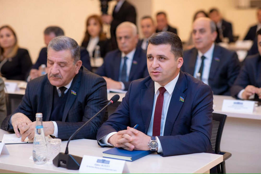 Ali Məclisin növbəti plenar iclası keçirilib<font color=red> - FOTOLAR</font>