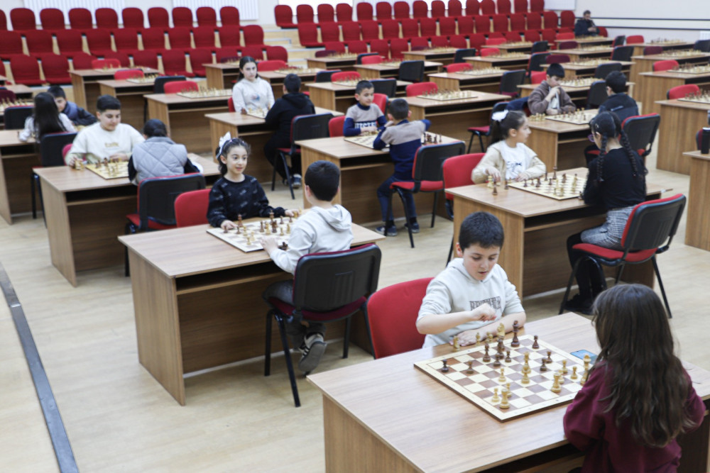 .Məktəblilərin şahmat üzrə muxtar respublika birinciliyində qaliblər bəlli olub<font color=red> - FOTOLAR</font>