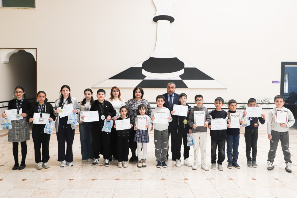 .Məktəblilərin şahmat üzrə muxtar respublika birinciliyində qaliblər bəlli olub<font color=red> - FOTOLAR</font>