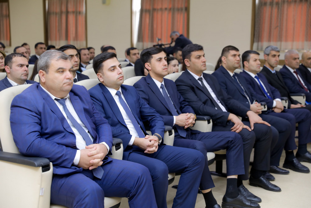 Naxçıvanda “Milli iqtisadiyyat və dövlət idarəçiliyi” mövzusunda təlim keçirilib<font color=red> - FOTOLAR</font>