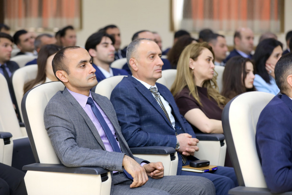 Naxçıvanda “Milli iqtisadiyyat və dövlət idarəçiliyi” mövzusunda təlim keçirilib<font color=red> - FOTOLAR</font>
