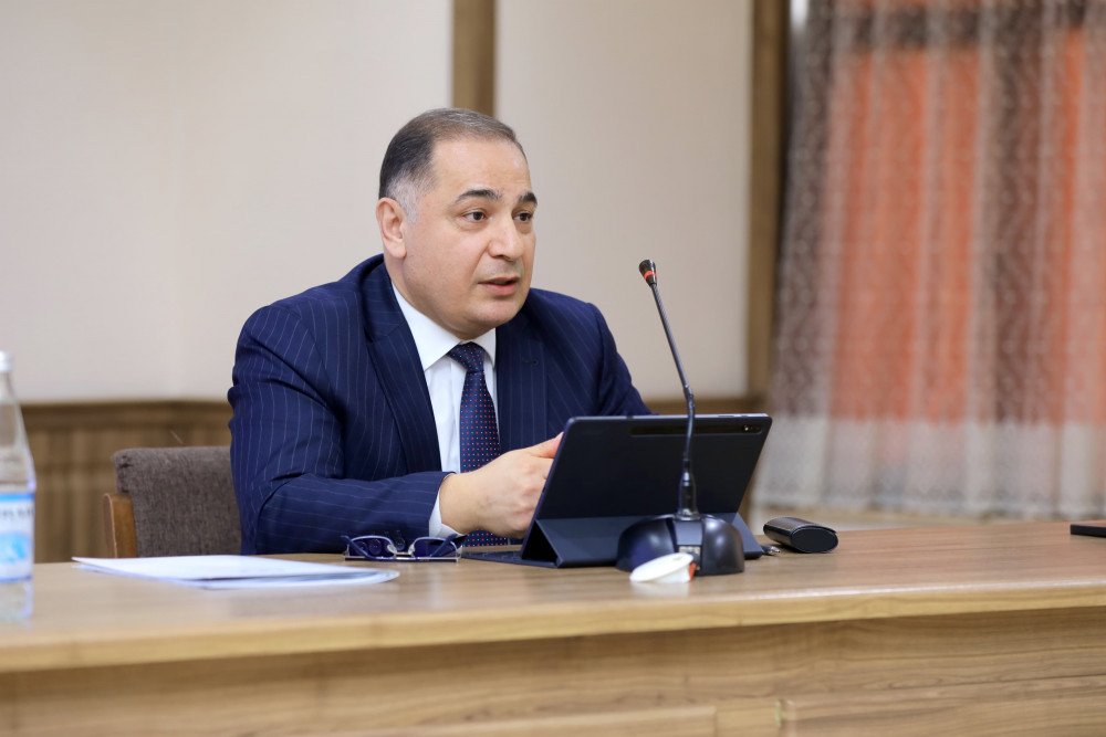 Naxçıvanda “Milli iqtisadiyyat və dövlət idarəçiliyi” mövzusunda təlim keçirilib<font color=red> - FOTOLAR</font>