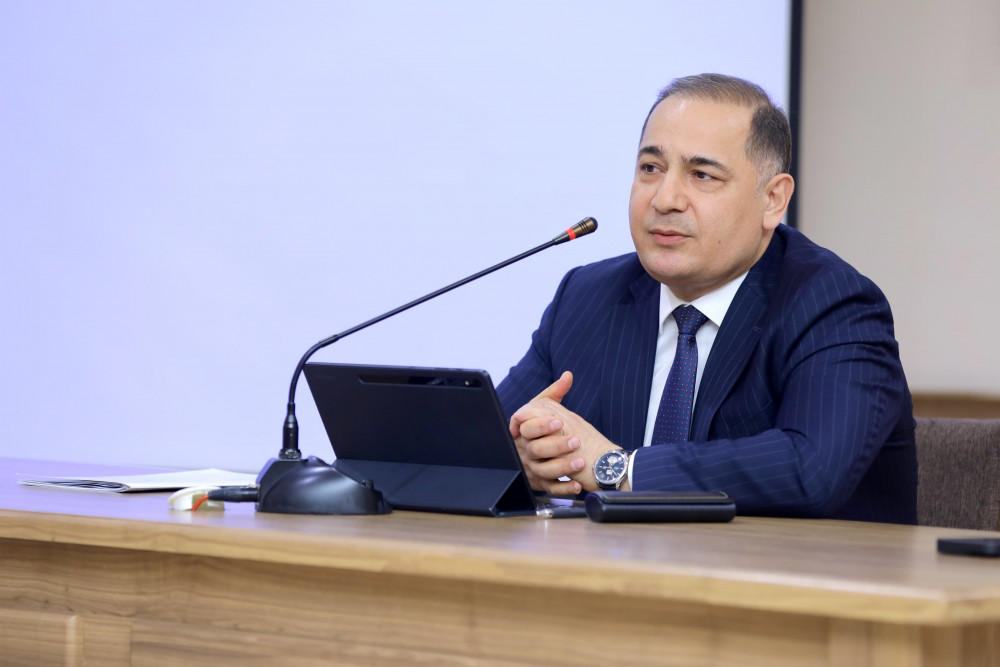 Naxçıvanda “Milli iqtisadiyyat və dövlət idarəçiliyi” mövzusunda təlim keçirilib<font color=red> - FOTOLAR</font>