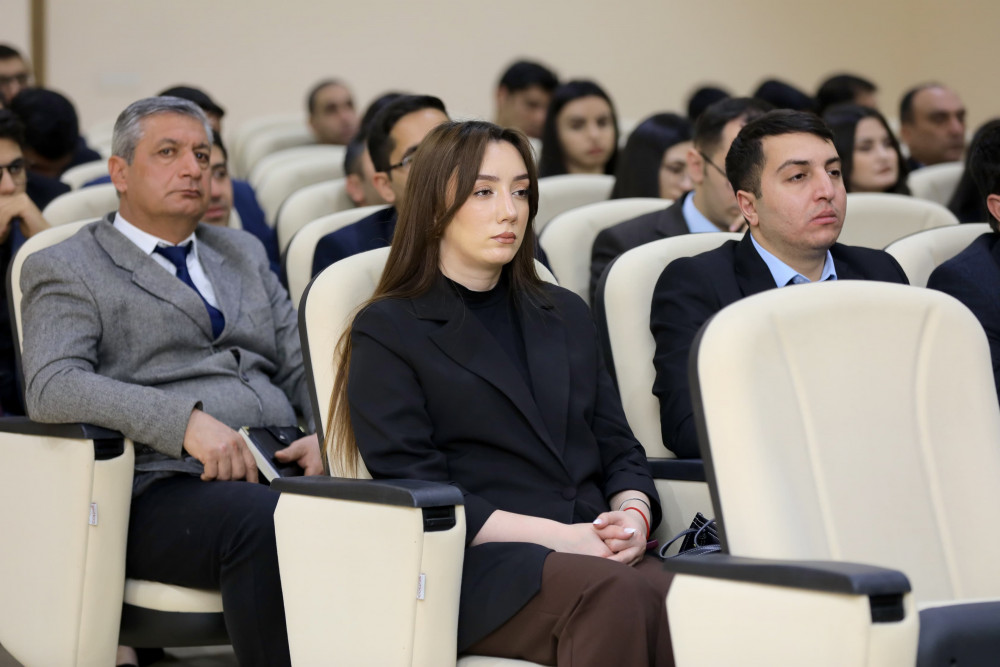 Naxçıvanda “Milli iqtisadiyyat və dövlət idarəçiliyi” mövzusunda təlim keçirilib<font color=red> - FOTOLAR</font>