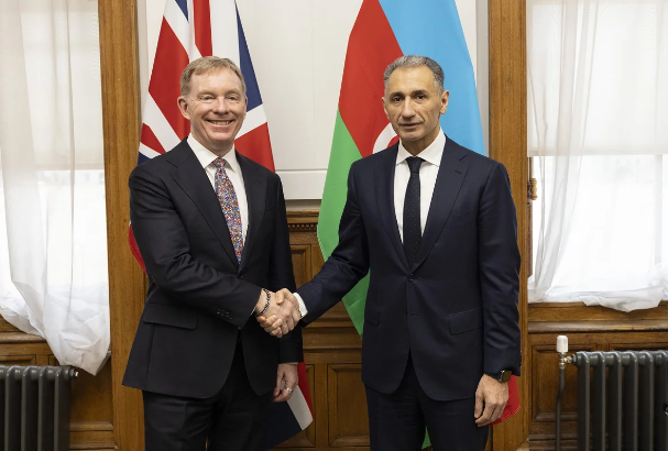 Azərbaycan Böyük Britaniya ilə uçuşların sayının artırılmasını müzakirə edib<font color=red> - FOTOLAR</font>
