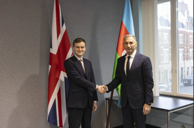 Azərbaycan Böyük Britaniya ilə uçuşların sayının artırılmasını müzakirə edib<font color=red> - FOTOLAR</font>