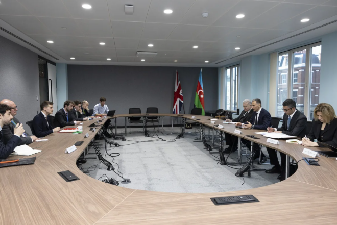 Azərbaycan Böyük Britaniya ilə uçuşların sayının artırılmasını müzakirə edib<font color=red> - FOTOLAR</font>
