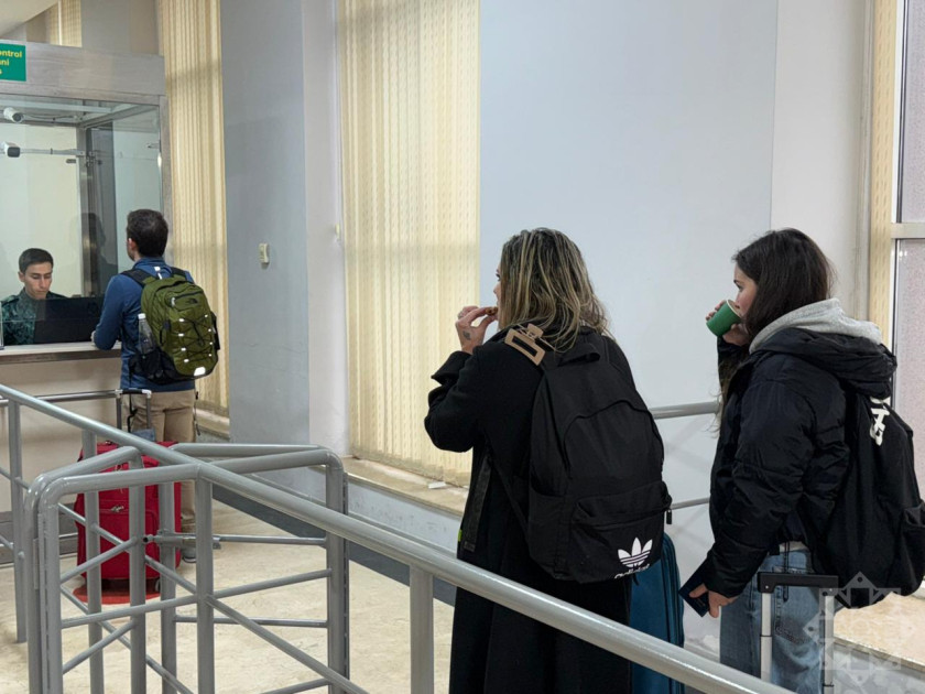 İtaliya diplomatları İrandan təxliyə olunub<font color=red> - FOTOLAR</font>