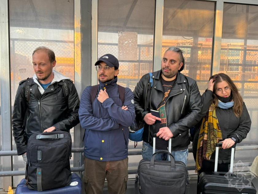 İtaliya diplomatları İrandan təxliyə olunub<font color=red> - FOTOLAR</font>