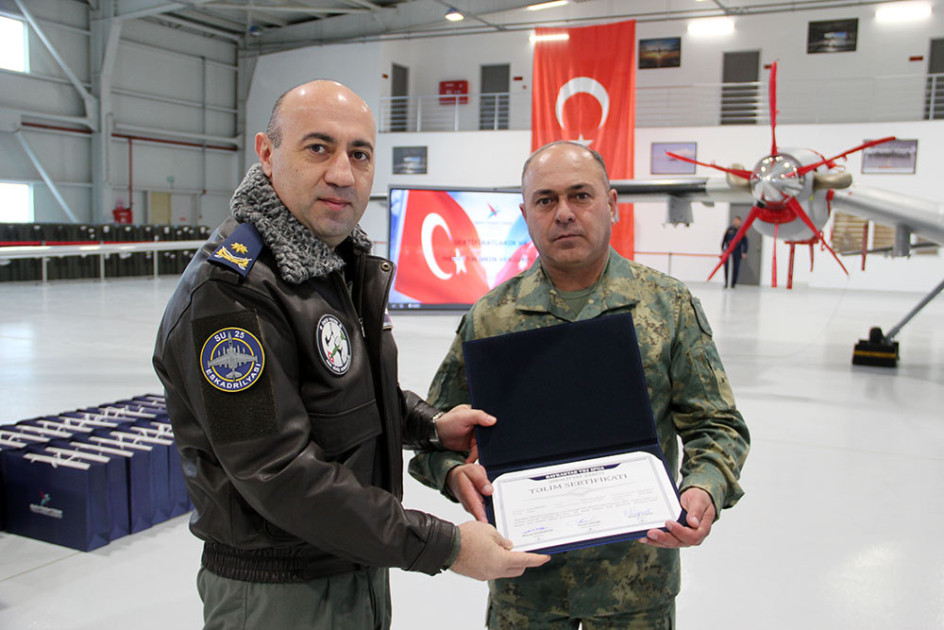 Hərbi Hava Qüvvələrində Bayraktar kursunun birinci buraxılış mərasimi keçirilib<font color=red> - FOTOLAR</font>