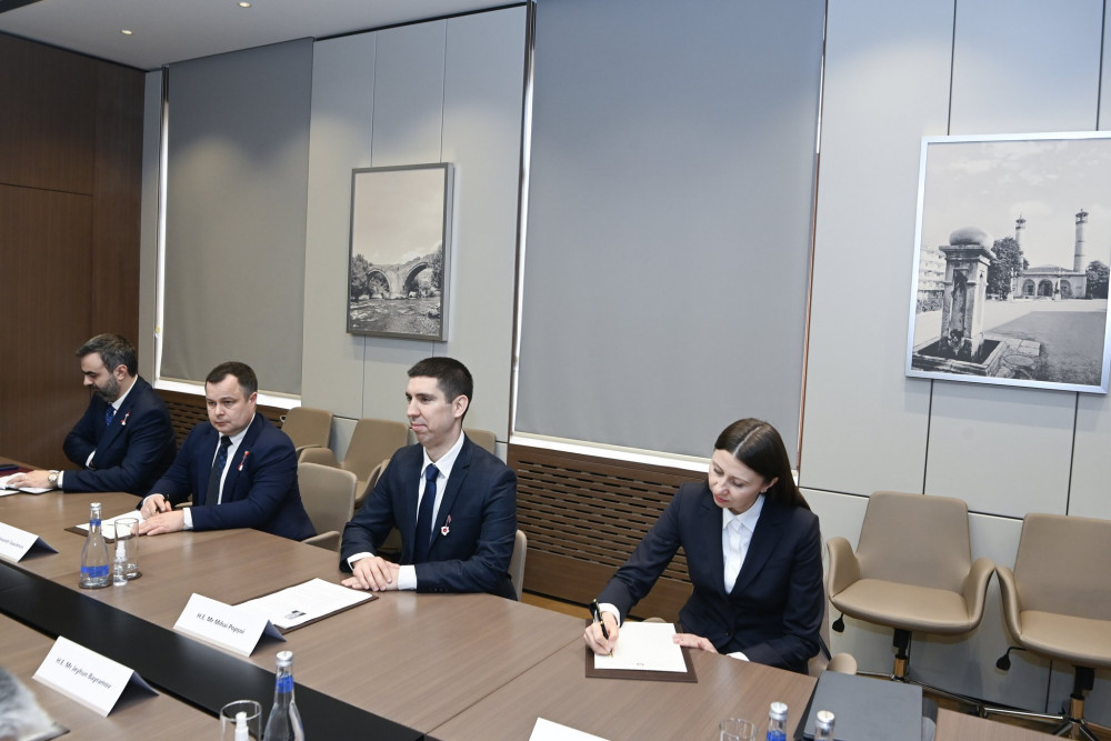 Ceyhun Bayramov Naxçıvana dron hücumu ilə bağlı moldovalı həmkarını məlumatlandırıb<font color=red> - FOTOLAR</font>