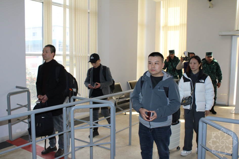 İrandan təxliyə davam edir - Daha 24 Çin vətəndaşı Azərbaycana keçib<font color=red> - FOTOLAR</font>