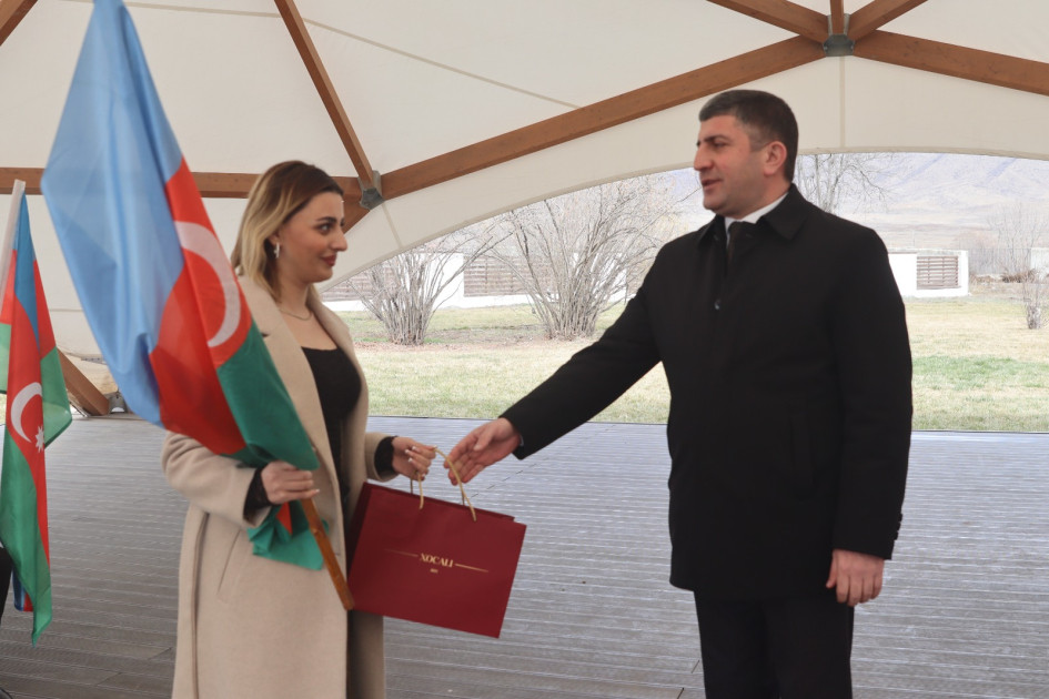 Xocalıya növbəti köç - Təzəbinə və Seyidbəyli kəndlərinə 67 nəfər qayıtdı<font color=red> - FOTOLAR</font>