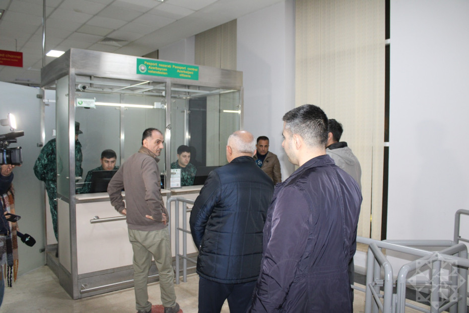 Azərbaycan diplomatları İrandan təxliyə olunub<font color=red> - FOTOLAR</font>