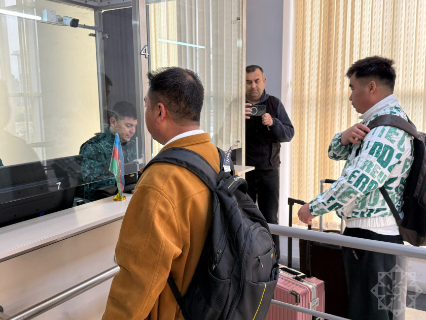 Bir qrup Çin vətəndaşı İrandan təxliyə olunub<font color=red> - FOTOLAR</font>