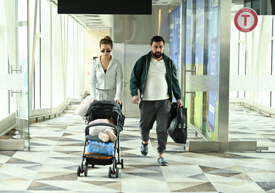 Daha bir qrup Azərbaycan vətəndaşının münaqişə bölgəsindən təxliyəsi başa çatıb<font color=red> - FOTOLAR</font>