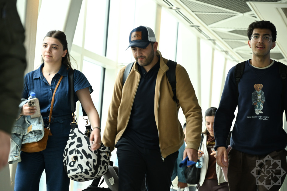 Daha bir qrup Azərbaycan vətəndaşının münaqişə bölgəsindən təxliyəsi başa çatıb<font color=red> - FOTOLAR</font>