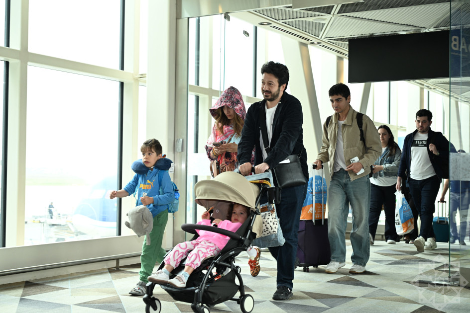 Daha bir qrup Azərbaycan vətəndaşının münaqişə bölgəsindən təxliyəsi başa çatıb<font color=red> - FOTOLAR</font>