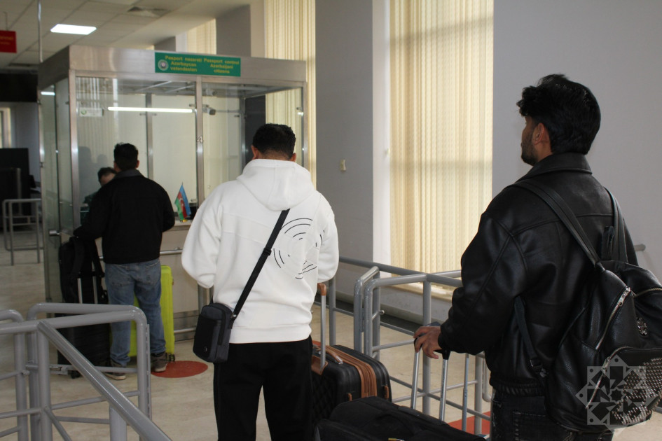 İrandan xarici vətəndaşların təxliyəsi davam edir: Daha 3 Hindistan vətəndaşı Azərbaycan ərazisinə keçib<font color=red> - FOTOLAR</font>