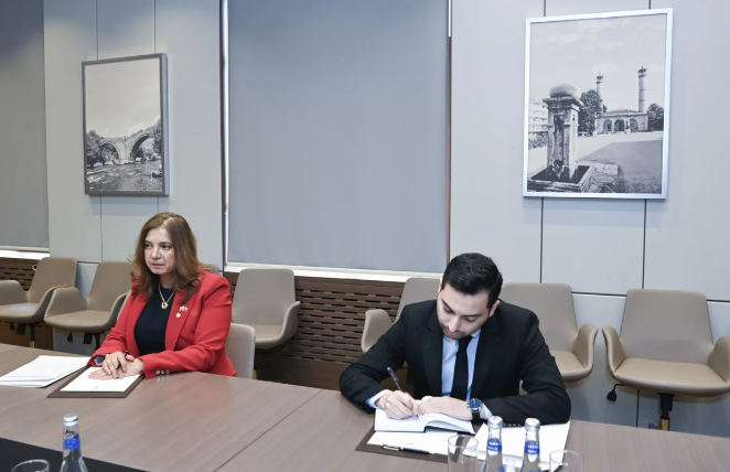 Kolumbiyanın yeni səfiri etimadnaməsinin surətini Ceyhun Bayramova təqdim edib<font color=red> - FOTOLAR</font>