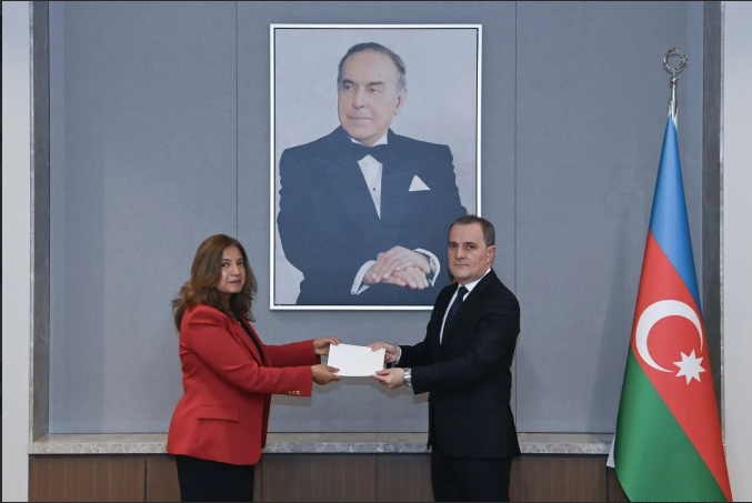 Kolumbiyanın yeni səfiri etimadnaməsinin surətini Ceyhun Bayramova təqdim edib<font color=red> - FOTOLAR</font>