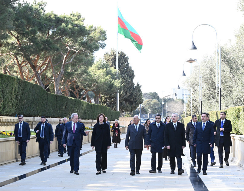 Avropa İttifaqı Şurasının Prezidenti Bakıda şəhidlərin xatirəsini anıb <font color=red> - FOTOLAR</font>