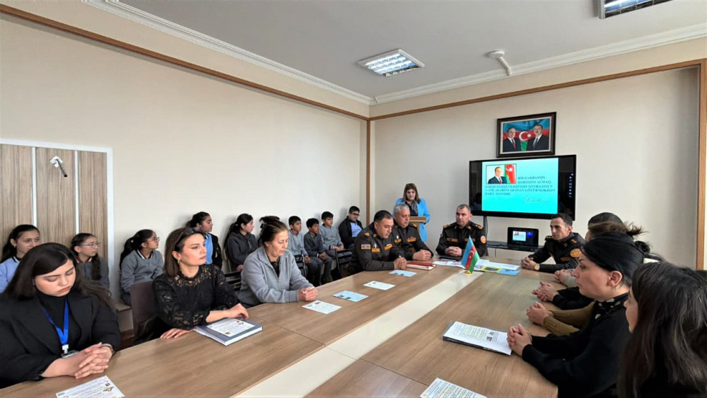 FHN Şahbuz şəhər 2 nömrəli tam orta məktəbində təlim keçirib <font color=red> - FOTOLAR</font>