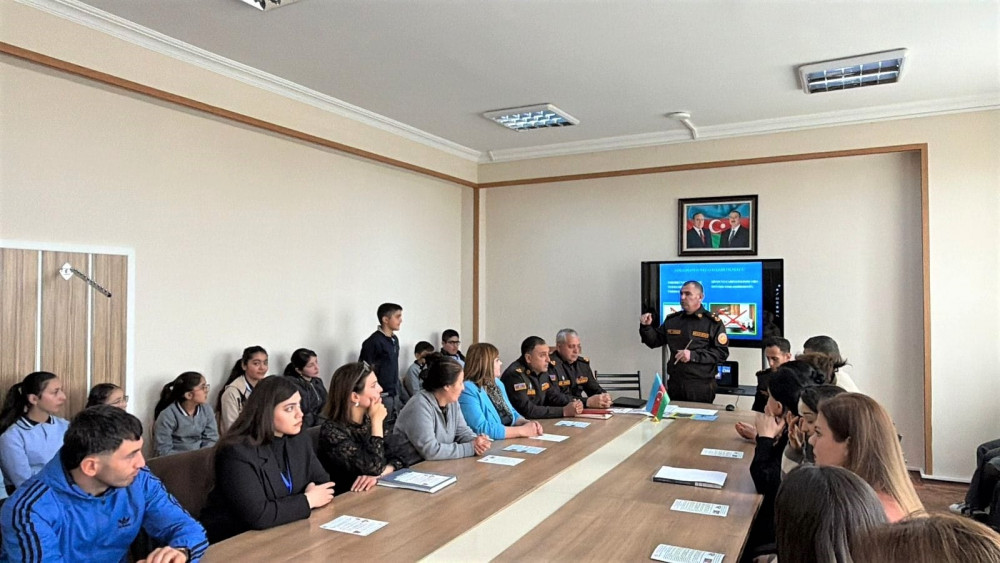 FHN Şahbuz şəhər 2 nömrəli tam orta məktəbində təlim keçirib <font color=red> - FOTOLAR</font>